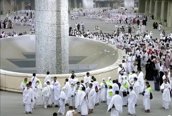 Muslim pilgrims perform last Hajj ritual in Mecca