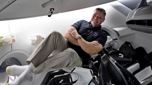 U.S. astronauts pack up for rare splashdown in SpaceX capsule