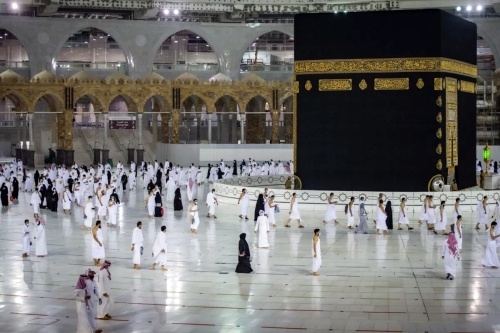 Saudi Arabia allows Umrah for pilgrims from abroad