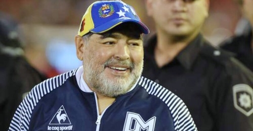 Maradona undergoes successful brain surgery on blood clot 