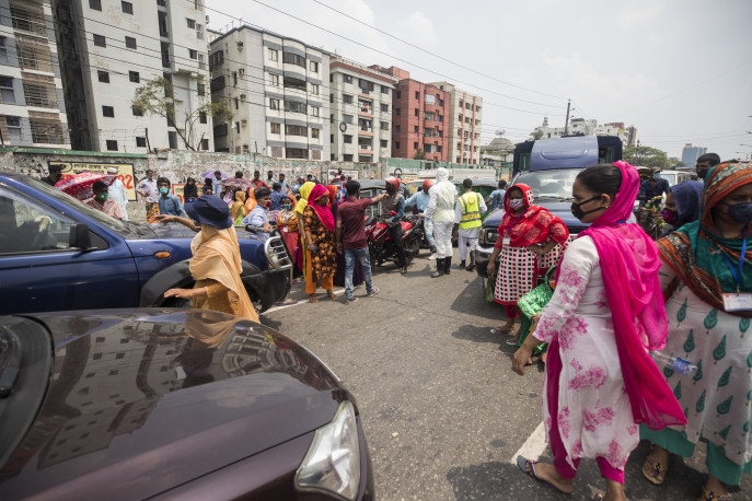 RMG workers block Dhaka-Chittagong-Sylhet highway for arrears