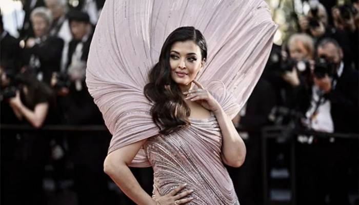 Cannes 2022: Aishwarya Rai Bachchan looks stunning in powder pink
